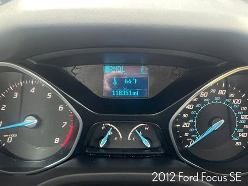 Used 2012 Ford Focus SE w/ SE Winter Pkg image 19