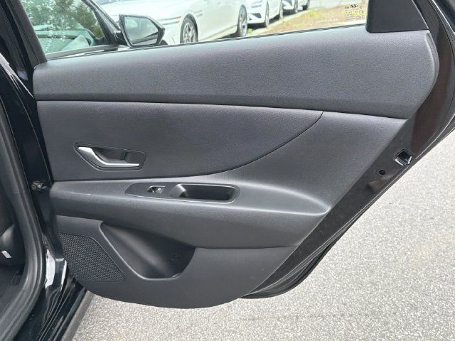 Certified 2023 Hyundai Elantra SEL FWD image 19