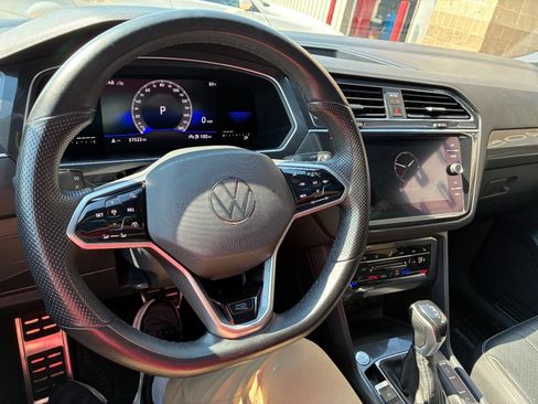 Used 2022 Volkswagen Tiguan SE R-Line image 19