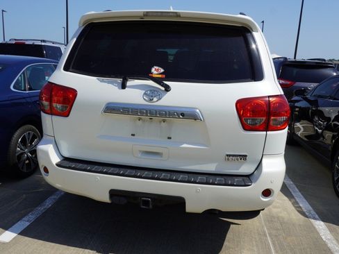 Used 2011 Toyota Sequoia Platinum RWD image 4