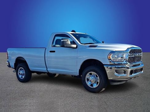 Used 2024 RAM 2500 Tradesman w/ Chrome Appearance Group image 3