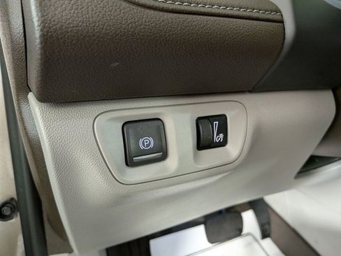 Certified 2023 GMC Acadia SLE w/ Driver Convenience Package AWD/4WD image 21
