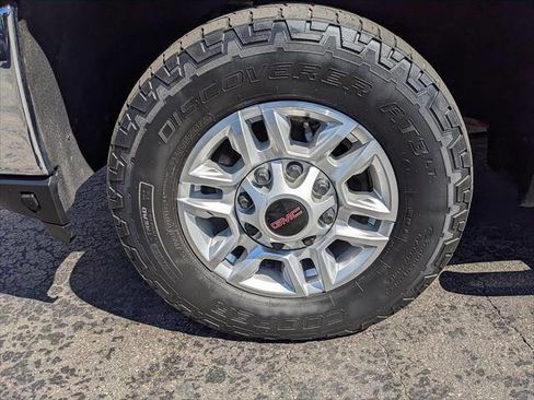 Used 2021 GMC Sierra 2500 SLE w/ X31 Off-Road Package AWD/4WD image 8