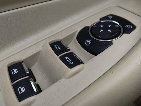 Used 2015 Ford Taurus Limited w/ Equipment Group 301A image 27