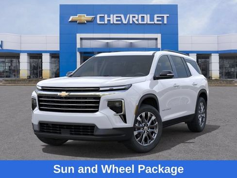 New 2026 Chevrolet Traverse LT w/ Sun and Wheel Package AWD/4WD image 7