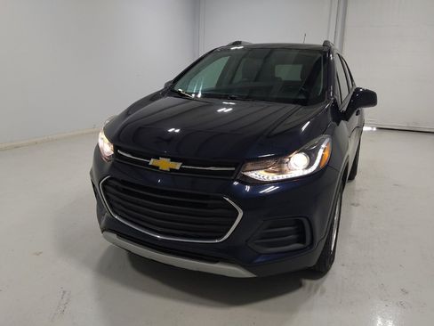 Used 2022 Chevrolet Trax LT w/ Driver Confidence Package AWD/4WD image 15