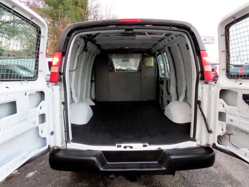 Used 2013 Chevrolet Express 2500 image 12