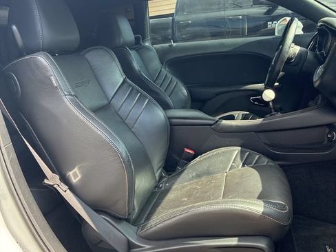 Used 2016 Dodge Challenger SRT Hellcat RWD image 9