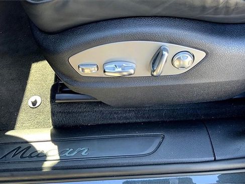 Used 2023 Porsche Macan image 31