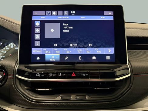 Used 2024 Jeep Compass Trailhawk AWD/4WD image 20