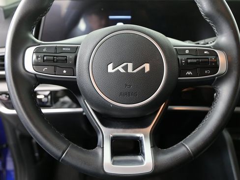 Used 2023 Kia Sportage EX image 4