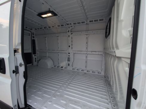 Used 2025 RAM ProMaster 2500 w/ Safety Group image 22