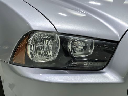 Used 2014 Dodge Charger SE image 10