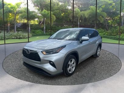 Used 2024 Toyota Highlander LE