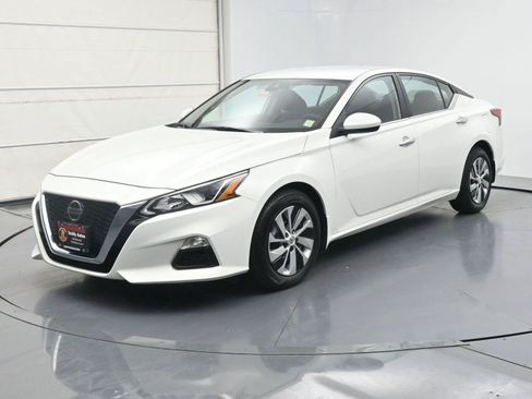 Certified 2022 Nissan Altima 2.5 S FWD image 1