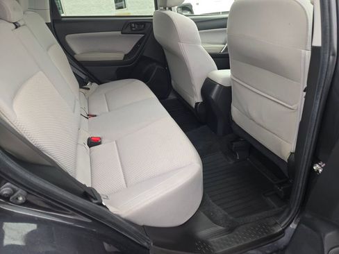Used 2018 Subaru Forester 2.5i Premium image 9