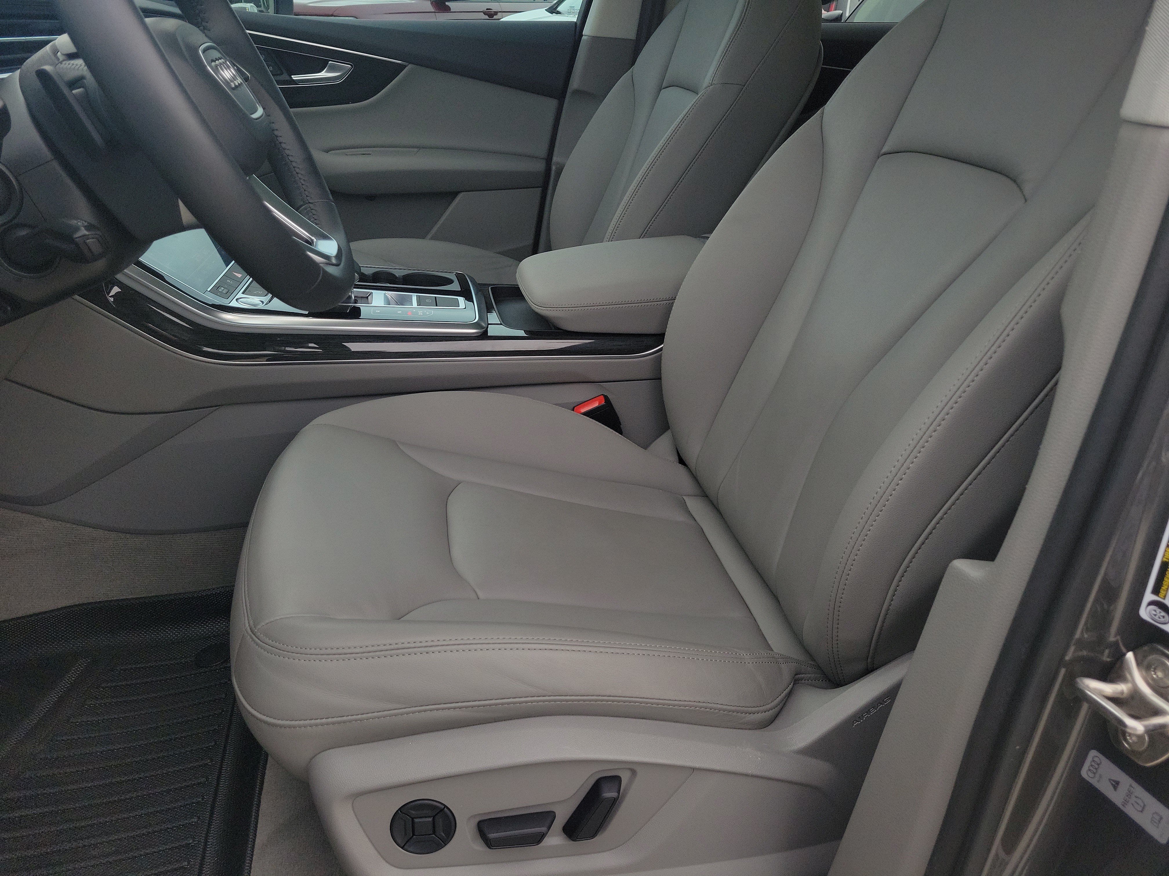 Used 2020 Audi Q7 2.0T Premium w/ Convenience Package AWD/4WD image 19