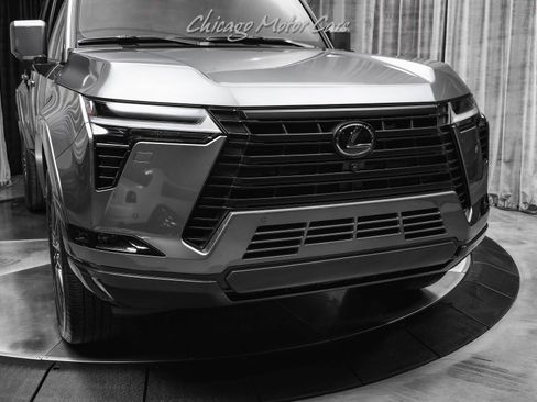 Used 2025 Lexus GX 550 w/ Cold Area Package image 52