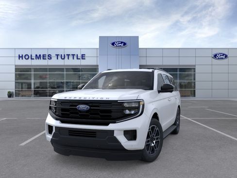 New 2026 Ford Expedition Active AWD/4WD image 2