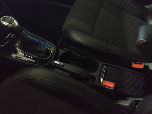 Used 2018 Buick Encore Preferred image 26