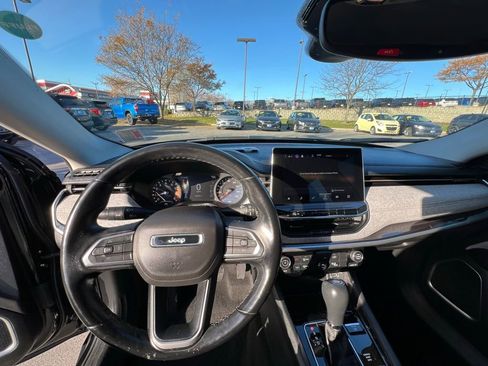 Used 2022 Jeep Compass Latitude image 35