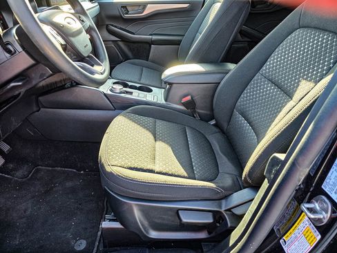 Used 2025 Ford Escape Active AWD/4WD image 12