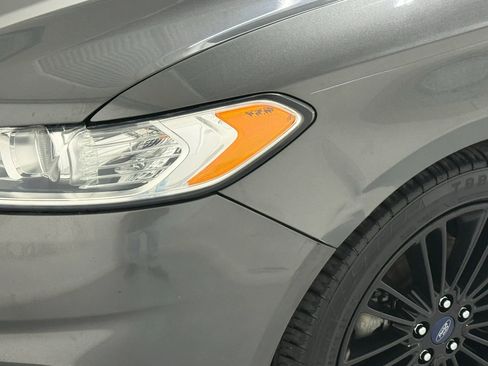 Used 2016 Ford Fusion SE w/ Equipment Group 202A image 24