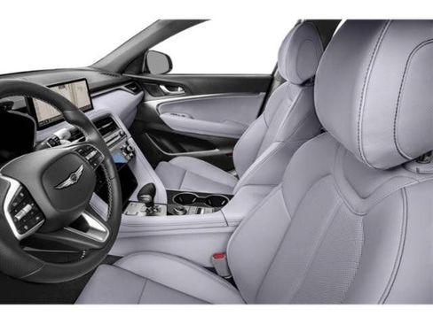 Used 2025 Genesis G70 2.5T image 34