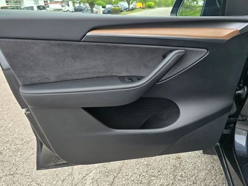 Used 2024 Tesla Model Y Long Range image 15