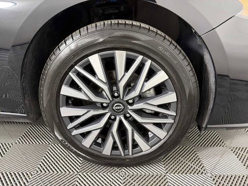 Used 2024 Nissan Altima 2.5 SV AWD/4WD image 10