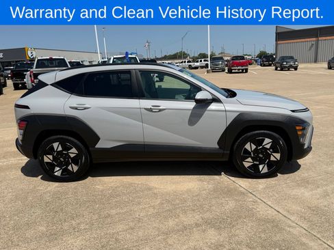 Used 2025 Hyundai Kona SEL FWD image 4
