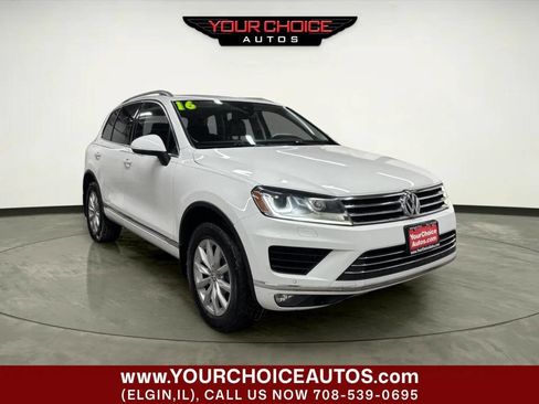 Used 2016 Volkswagen Touareg VR6 image 7