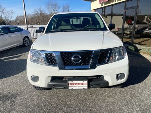 Used 2019 Nissan Frontier SV image 5