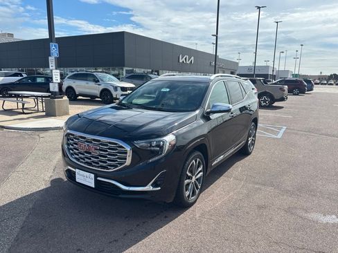 Used 2018 GMC Terrain Denali AWD/4WD image 1