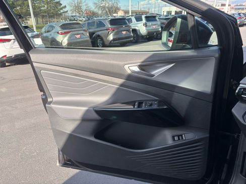 Used 2023 Volkswagen ID.4 Pro S image 16