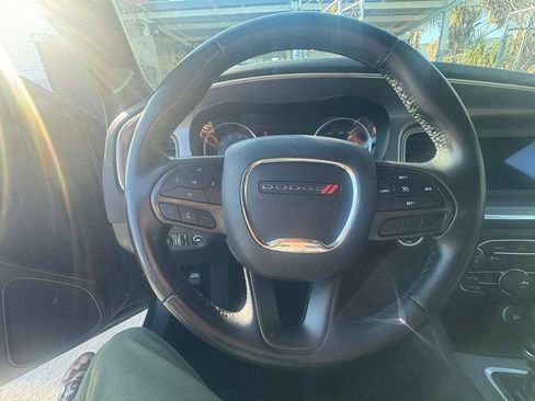 Used 2022 Dodge Charger SXT RWD image 8