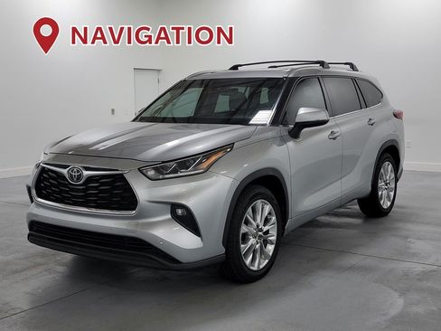 Used 2022 Toyota Highlander Limited FWD image 4