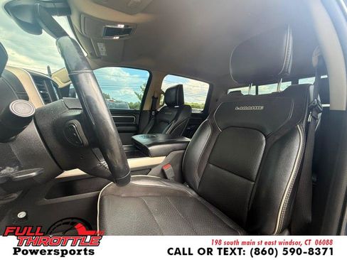 Used 2019 RAM 1500 Laramie AWD/4WD image 12