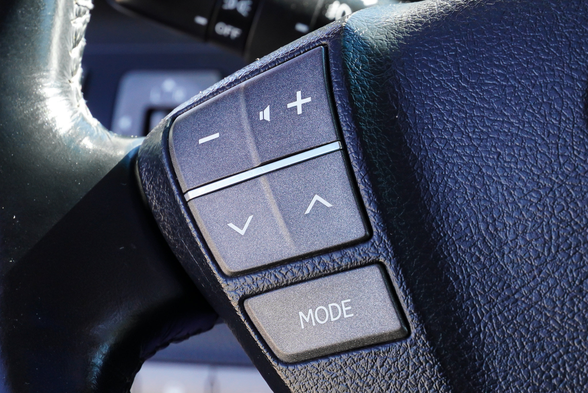Used 2015 Lexus LX 570 4WD w/ Luxury Package image 43
