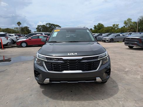 Certified 2025 Kia Seltos S FWD image 2