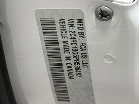 Used 2023 Chrysler Pacifica Touring-L FWD image 28