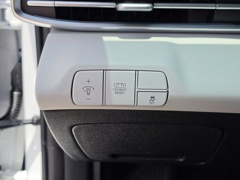 New 2026 Hyundai Elantra Limited FWD image 33