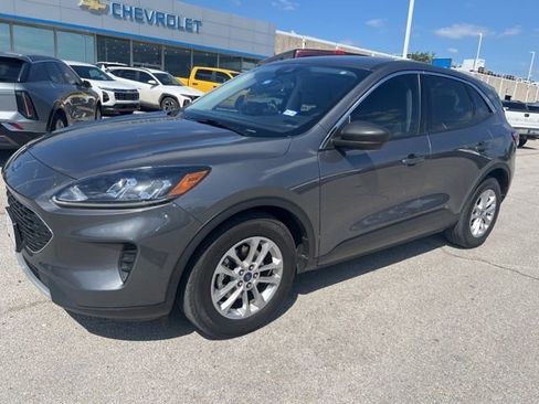 Used 2022 Ford Escape SE w/ Convenience Package FWD image 2