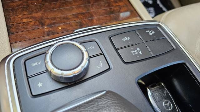 Used 2014 Mercedes-Benz GL 550 4MATIC w/ Driver Assistance Package image 25