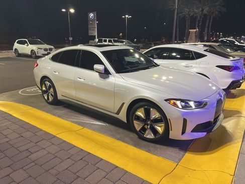 Certified 2025 BMW i4 eDrive40 w/ Premium Package image 4