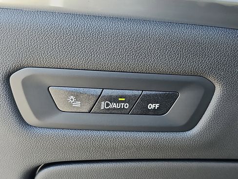 Used 2025 BMW X5 sDrive40i w/ Executive Package image 26