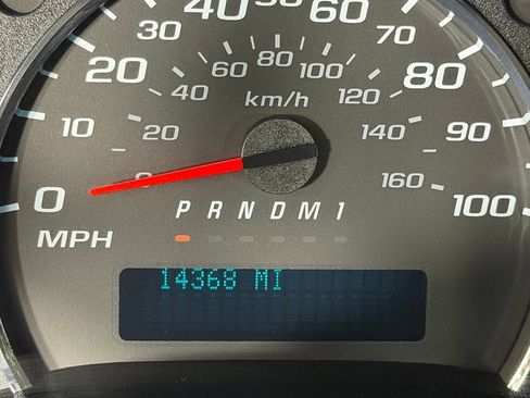 Used 2025 Chevrolet Express 3500 LT w/ LT Preferred Equipment Group RWD image 13