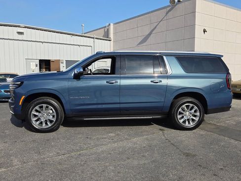 New 2026 Chevrolet Suburban Premier w/ Sun And Tow Package AWD/4WD image 2