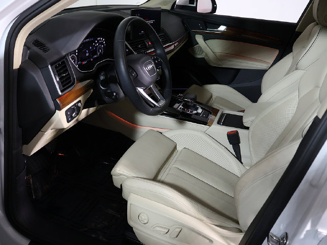 Used 2023 Audi Q5 e Prestige w/ Prestige Package AWD/4WD image 12