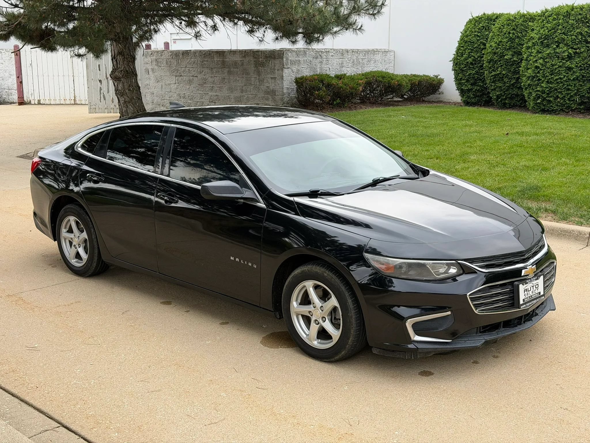 Used 2017 Chevrolet Malibu LS FWD image 3